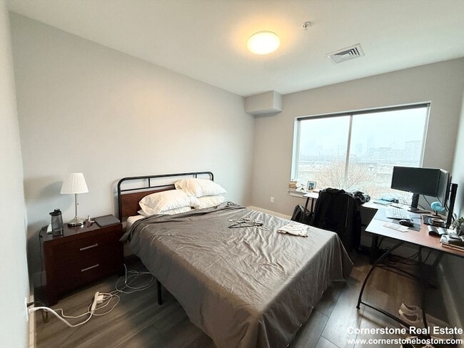 Building Photo - 55 W Fifth St