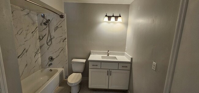 Building Photo - NEWLY REMODELED!  2 BED / 1 BATH / 1 CAR GARAGE (CASSELBERRY)