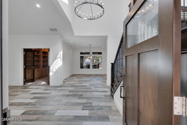 Building Photo - 525 Aqueduct Ct