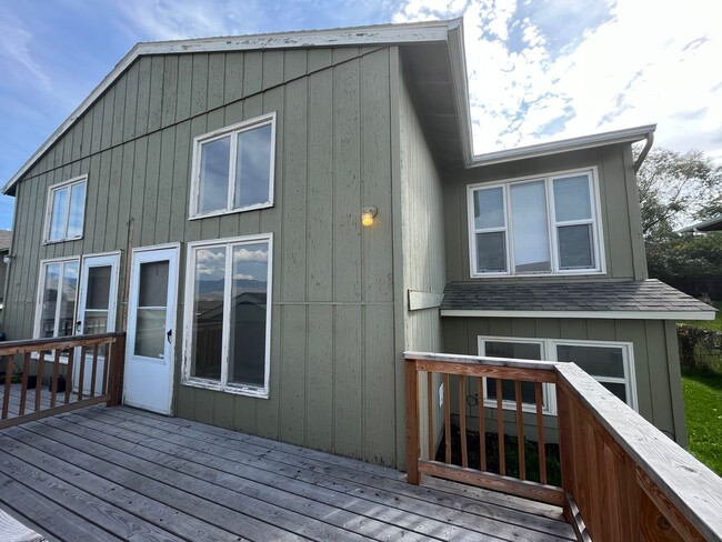 Building Photo - Foothills Duplex