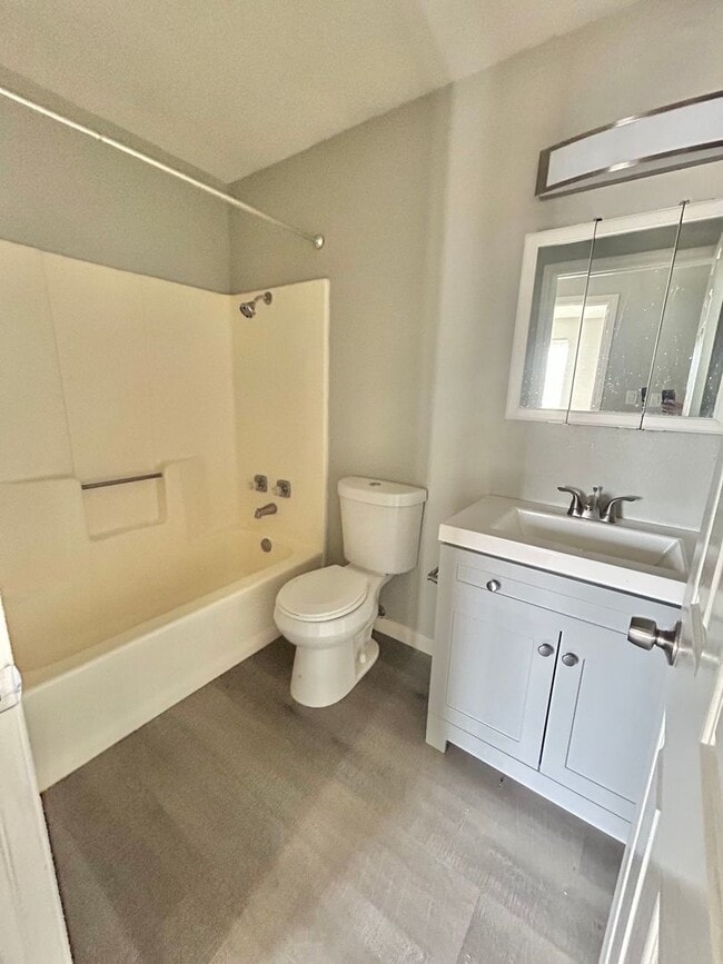 Building Photo - Welcoming 3 Bedroom 1.5 Bathroom Home