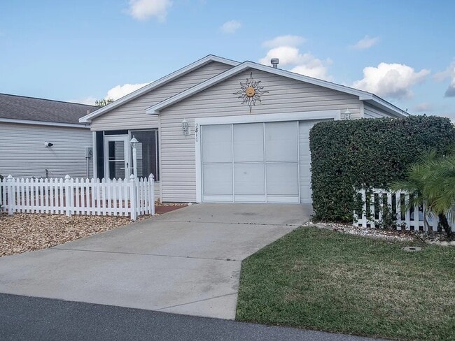 Building Photo - 2810 Barboza Dr