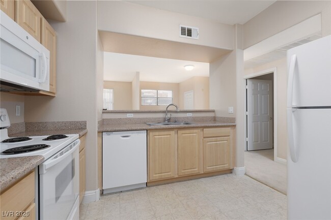 Building Photo - 8000 W Badura Ave