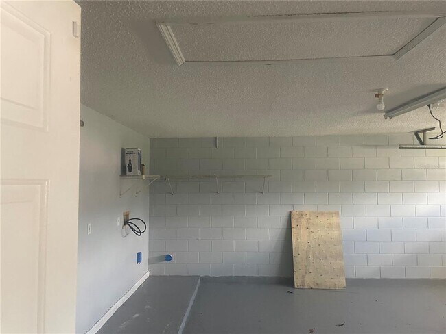 Building Photo - 116 Crescent Ct