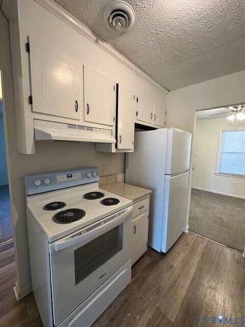 Building Photo - 20811 Shaker Dr