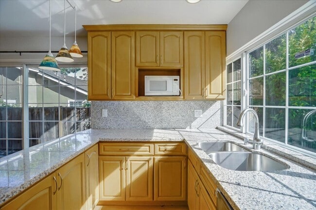 Building Photo - 47450 Cholla St