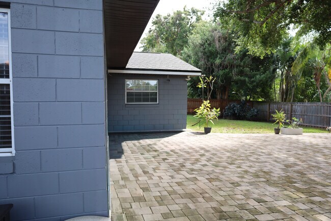 Building Photo - 4688 Posada Dr