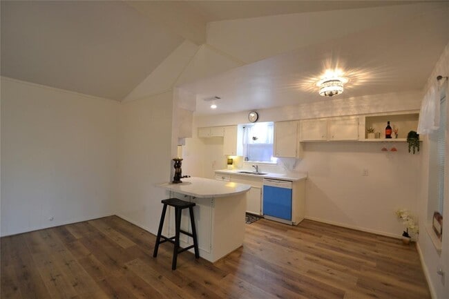 Building Photo - 5422 Kingfisher Dr