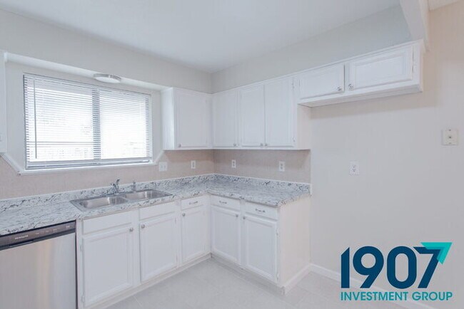 Building Photo - Stunning 3-Bedroom Home with Dramatic Vaulted Ceilings and Loft in OKC!