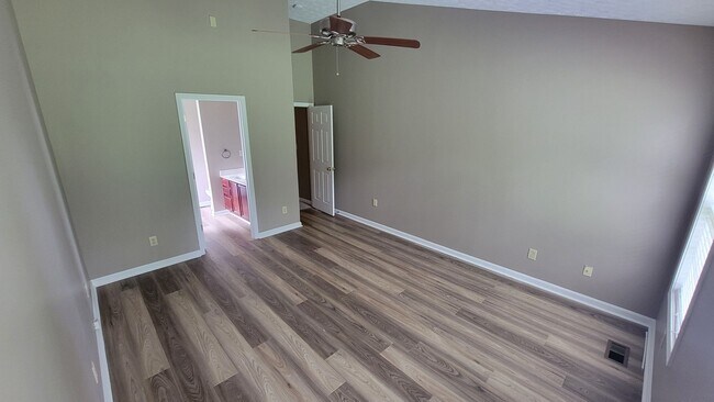 Building Photo - Fabulous 3 bedroom 3 bath walk- out ranch