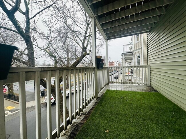 Building Photo - 28 Melbourne St