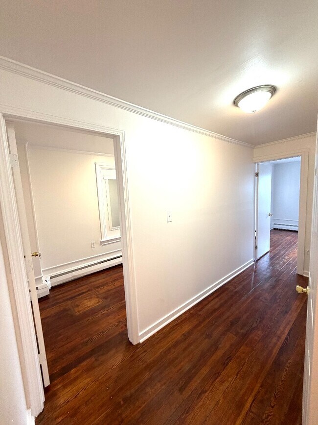 Building Photo - 607 Salem Ave