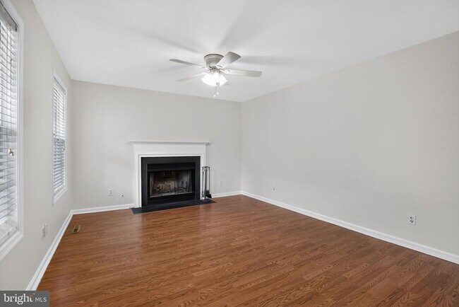 Building Photo - 20787 Red Rose Ct