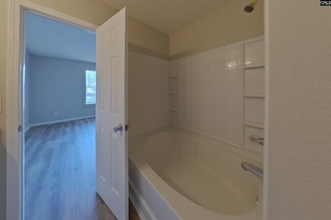 Building Photo - 61 Bluebead Ct