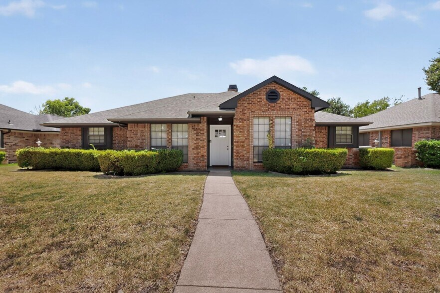 Building Photo - 3510 Amber Ave