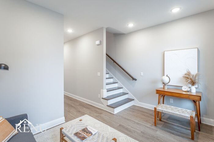 Building Photo - 2341 E 18th St