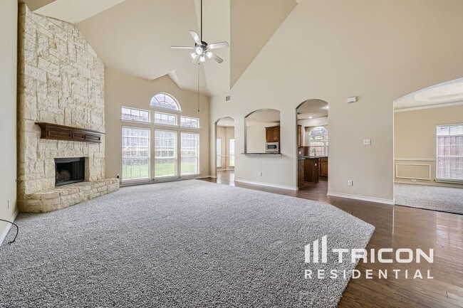 Building Photo - 5001 Pallas Ct