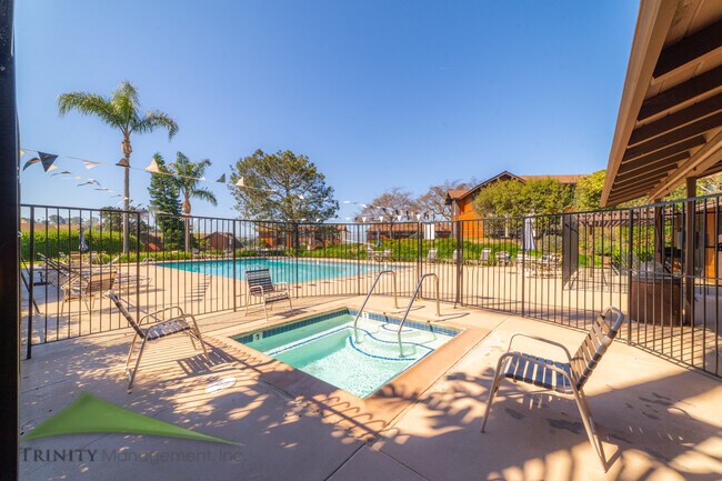 Building Photo - 2479 Caminito Ocean Cove