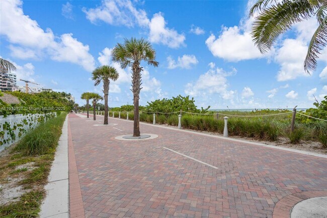 Building Photo - 5101 Collins Ave