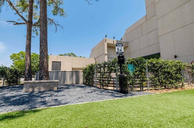 Building Photo - 14703 Park Row Blvd