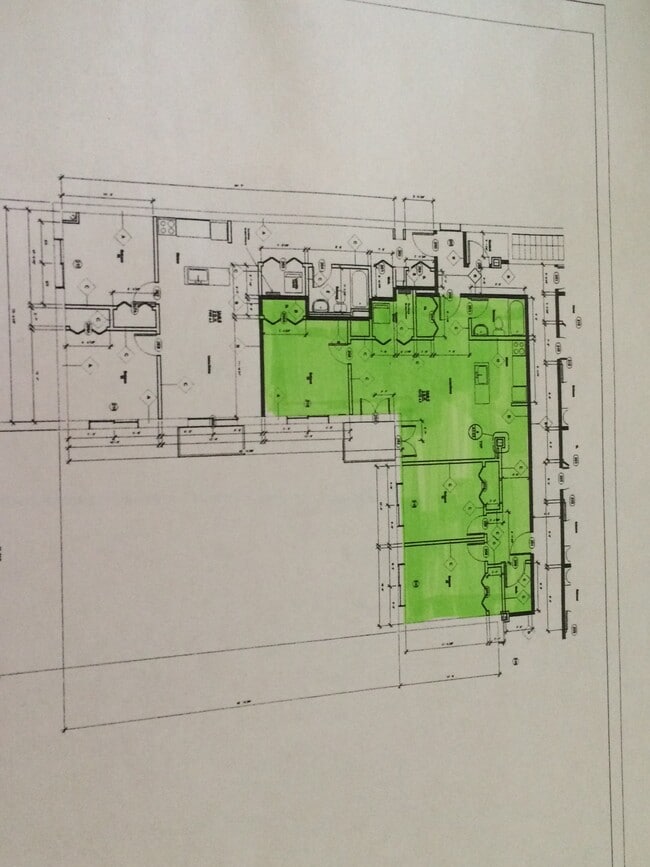 Building Photo - 5911 N Northwest Hwy