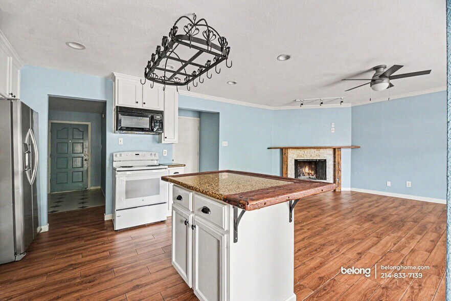 Building Photo - 5710 Briarcrest Dr