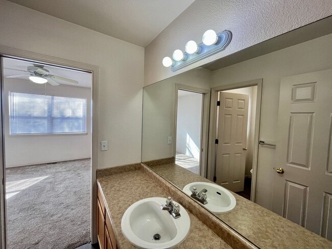 Building Photo - Nichols 1266-1268