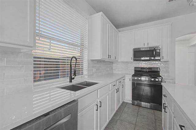 Building Photo - 6920 Willow Crest Dr