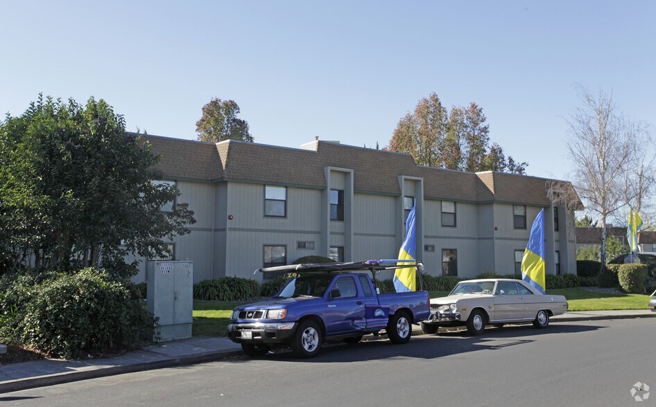 Building Photo - McDouall Apartments