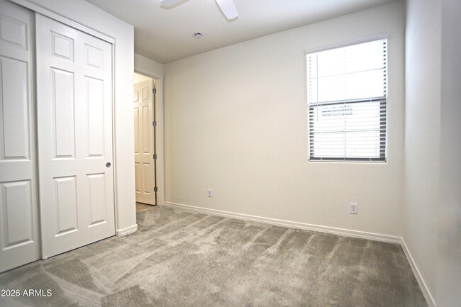 Building Photo - 815 W Finch Dr