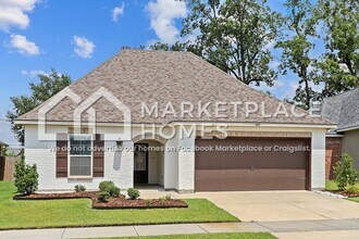 Building Photo - 462 Lake Breeze Dr