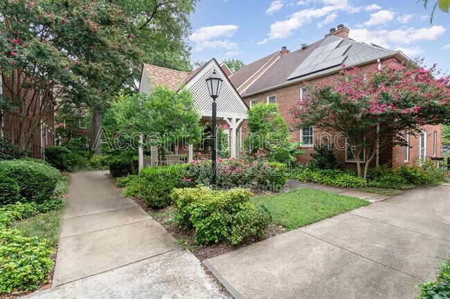 Building Photo - 449 Old Town Ct