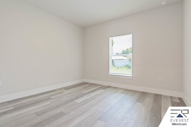 Building Photo - 17 Prestwick Ln
