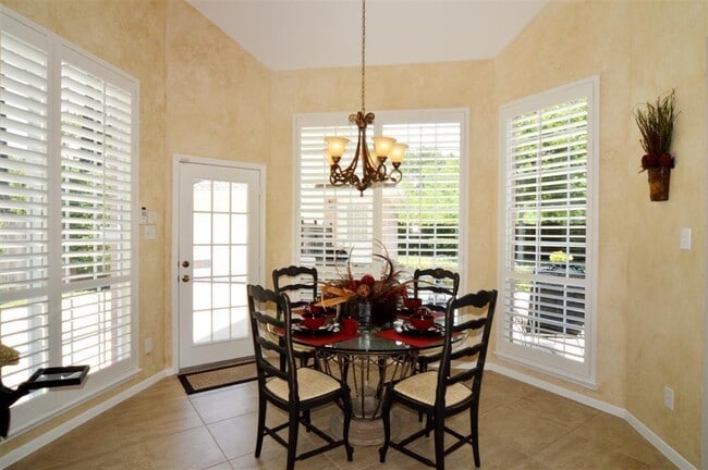 Building Photo - 4103 Walnut Pond Dr