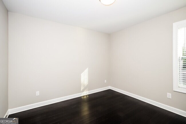 Building Photo - 10 Magan Ct