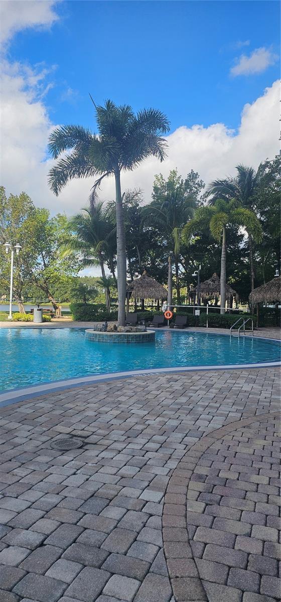 Building Photo - 2681 N Flamingo Rd