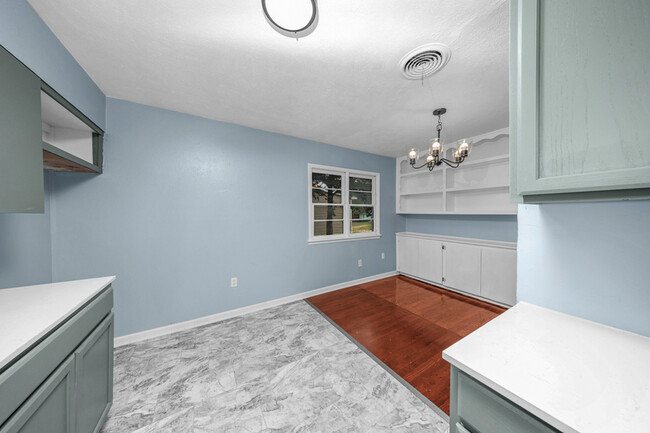Building Photo - 2411 NW 35th St
