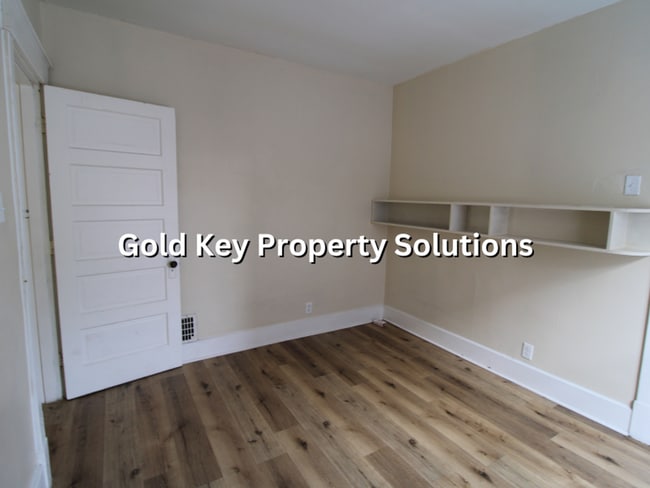 Building Photo - Large 2 BR 1 BA House Near Downtown Anderson (NO SECTION 8)