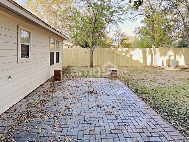 Building Photo - 13307 Montaigne Dr