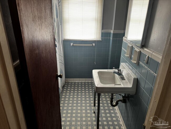 Building Photo - 119 Lenox Pkwy