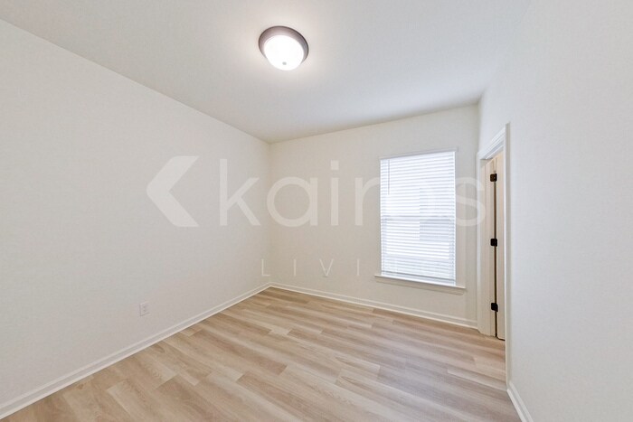 Building Photo - 101 Salvat Dr