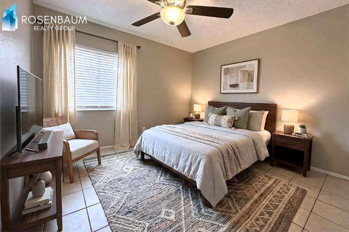 Building Photo - 707 W 1st Ave