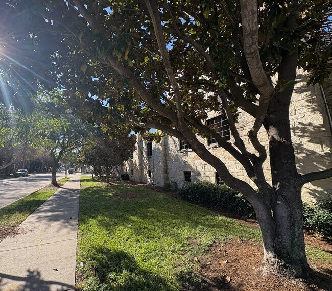 Building Photo - 1900 Genesee St