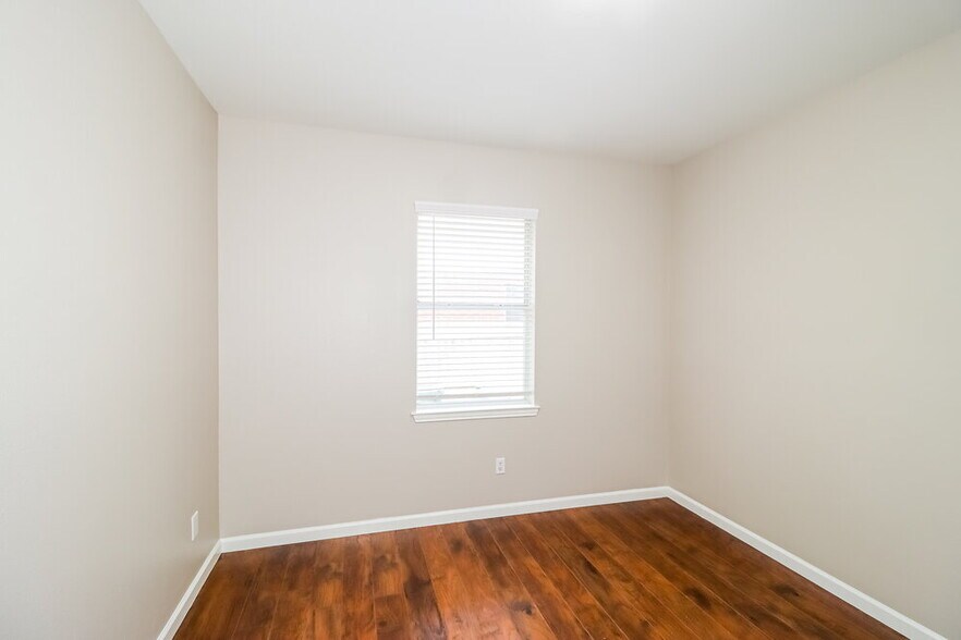 Building Photo - 16917 Tortoise St