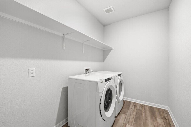 Building Photo - 225 El Capitan Lp