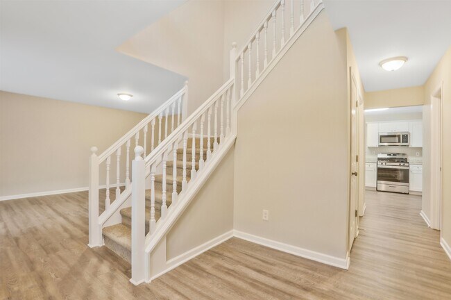 Building Photo - 5240 Rock Pl Dr SW