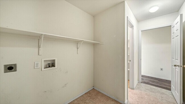 Building Photo - Spanish Springs Rental -- One Story.  No Pets Permitted