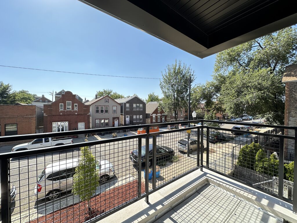 Building Photo - 2100 W 18th Pl