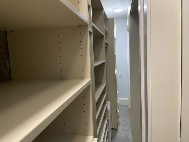 Building Photo - 1401 Calumet St