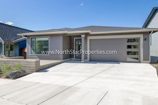 Building Photo - 2542 NW Marken St